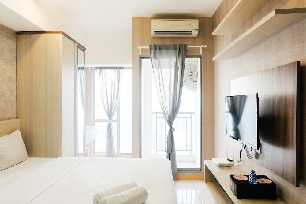 Legok: Homey Studio Apartment at M-Town Residence near Summarecon Mall Serpong