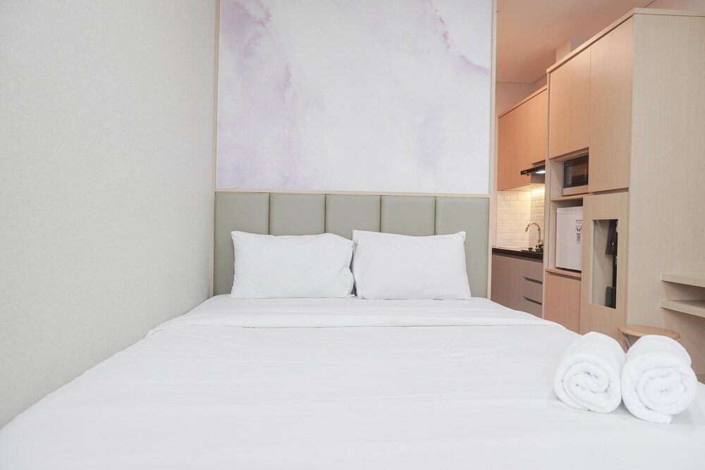 Elegant And High Floor Studio At Ciputra World 2 Apartment — фото 1