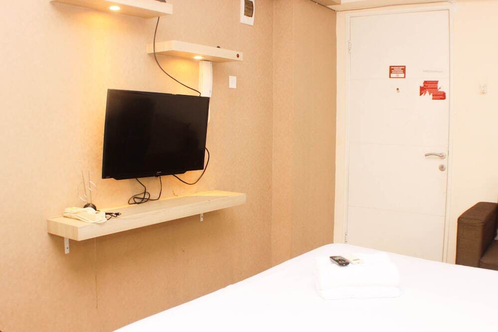 Джакарта: Great Location And Simply Studio Room At Bassura City Apartment