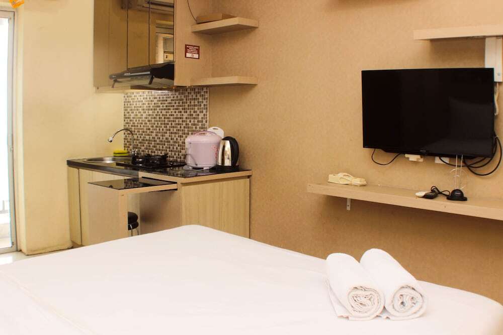 Джакарта: Comfy And Best Location Studio Room At Bassura City Apartment