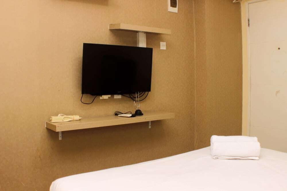 Джакарта: Comfy And Best Location Studio Room At Bassura City Apartment