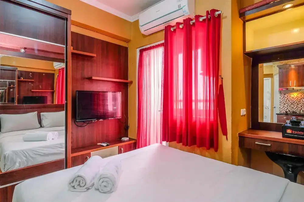 Fancy And Nice Studio At Green Pramuka City Apartment — фото 1