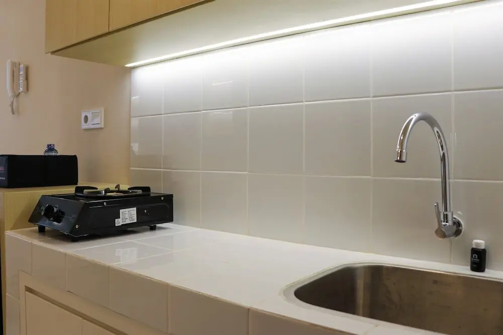 Южный Тангеранг: Simply And Cozy Design Studio Room At Tokyo Riverside Pik 2 Apartment