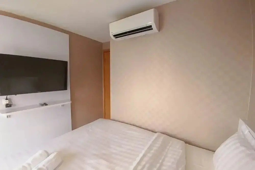 Джакарта: Comfortable 1 Br The Mansion Kemayoran Tower Gloria