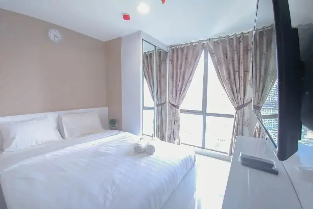 Джакарта: Comfortable 1 Br The Mansion Kemayoran Tower Gloria