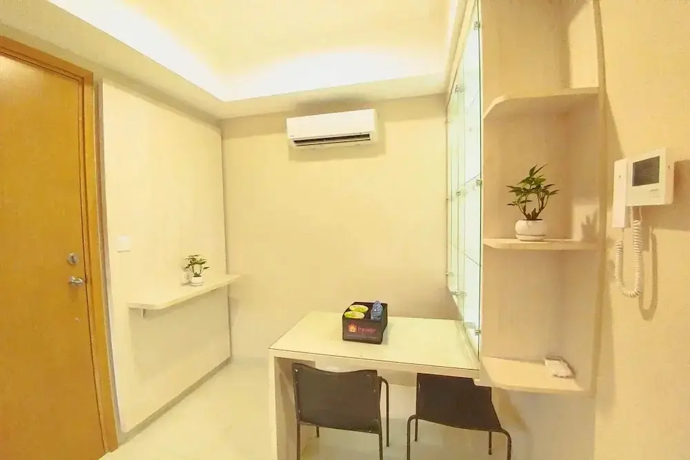 Джакарта: Comfortable 1 Br The Mansion Kemayoran Tower Gloria