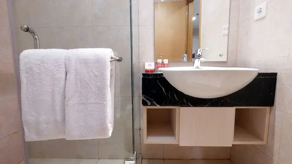 Джакарта: 2 Br Apartment The Mansion Kemayoran Tower Emerald