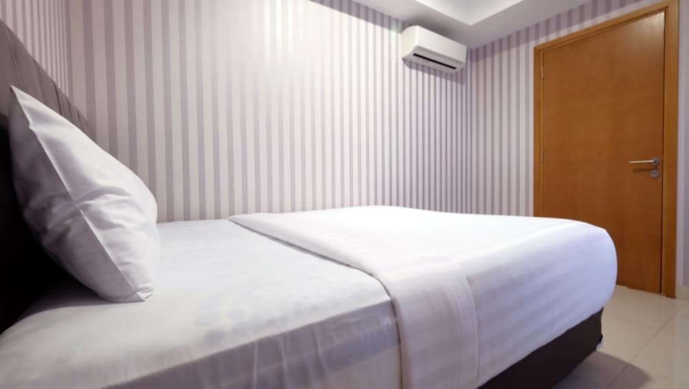 Джакарта: 2 Br Apartment The Mansion Kemayoran Tower Emerald