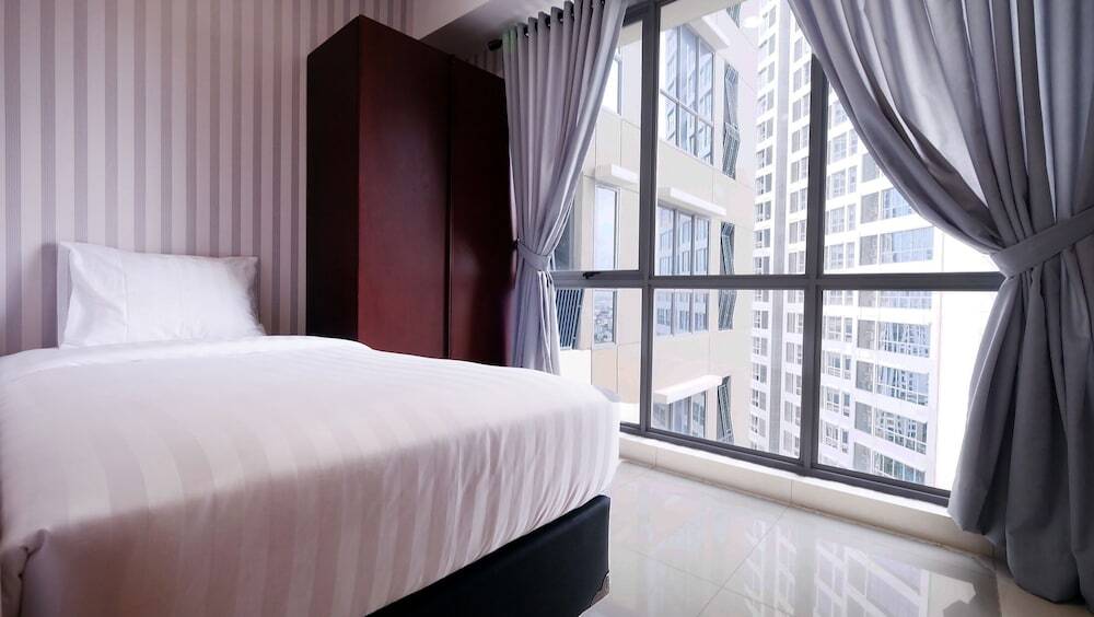 Джакарта: 2 Br Apartment The Mansion Kemayoran Tower Emerald