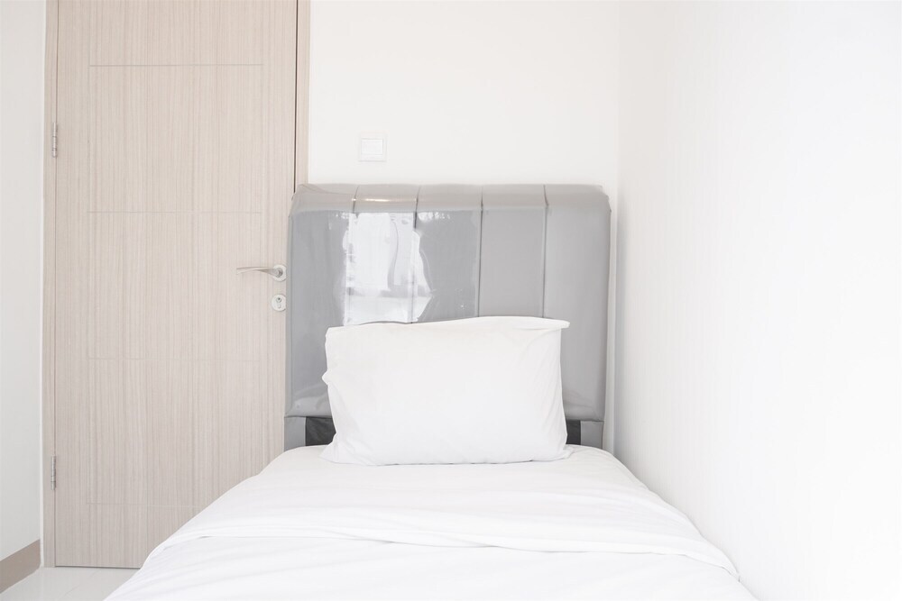 Южный Тангеранг: Restful 2Br Tokyo Riverside Pik 2 Apartment