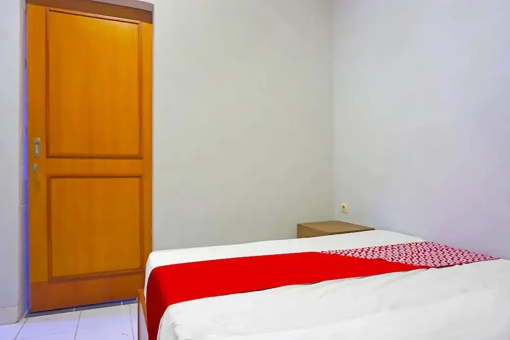 Джакарта: Capital O 92180 Orange Garden 47 Near Lapangan Bulutangkis Parahyangan Taman Sari