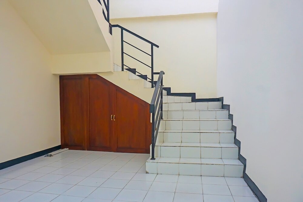 Джакарта: Capital O 92180 Orange Garden 47 Near Lapangan Bulutangkis Parahyangan Taman Sari