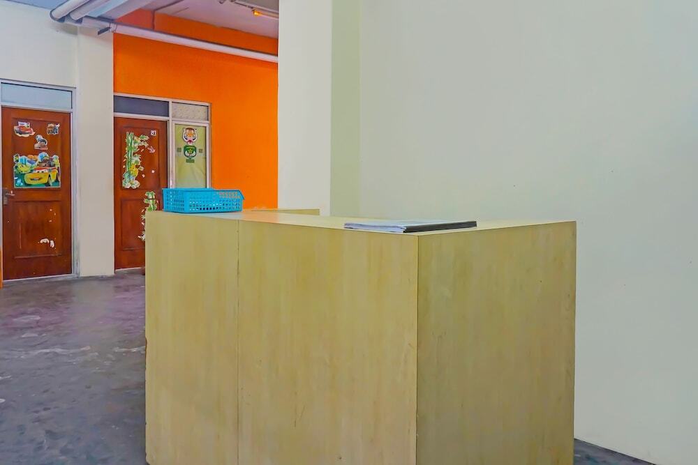 Джакарта: Capital O 92180 Orange Garden 47 Near Lapangan Bulutangkis Parahyangan Taman Sari