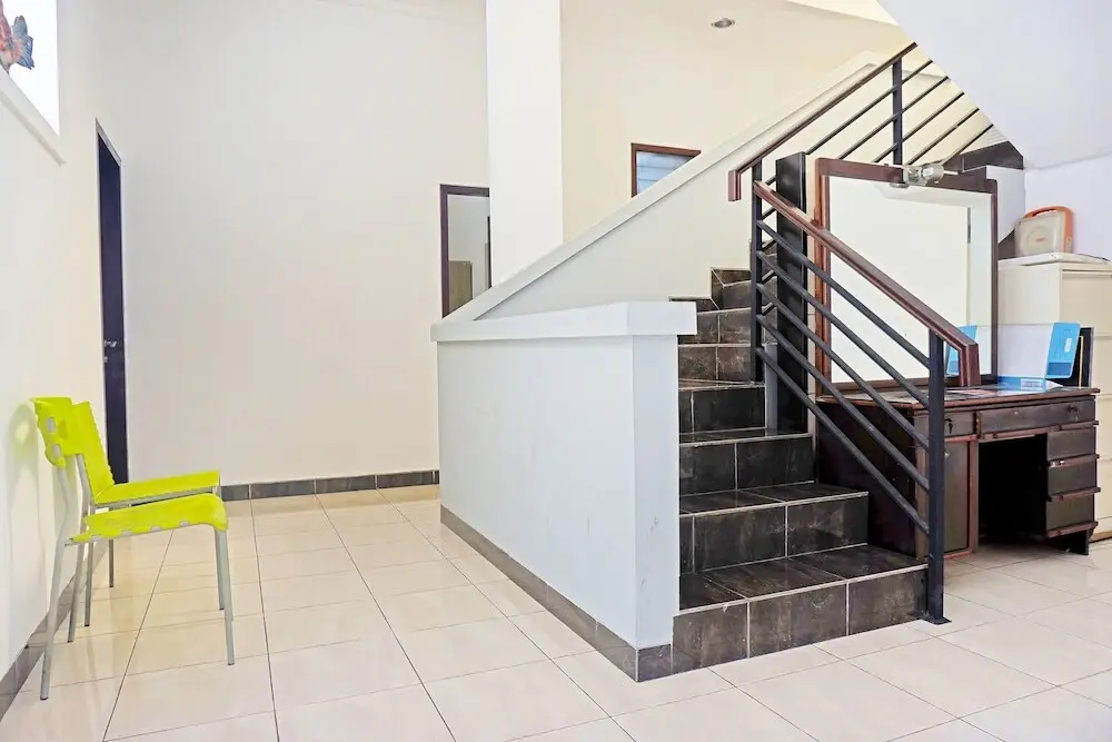 Куруг: OYO 91349 Karawaci Taman Permata 3