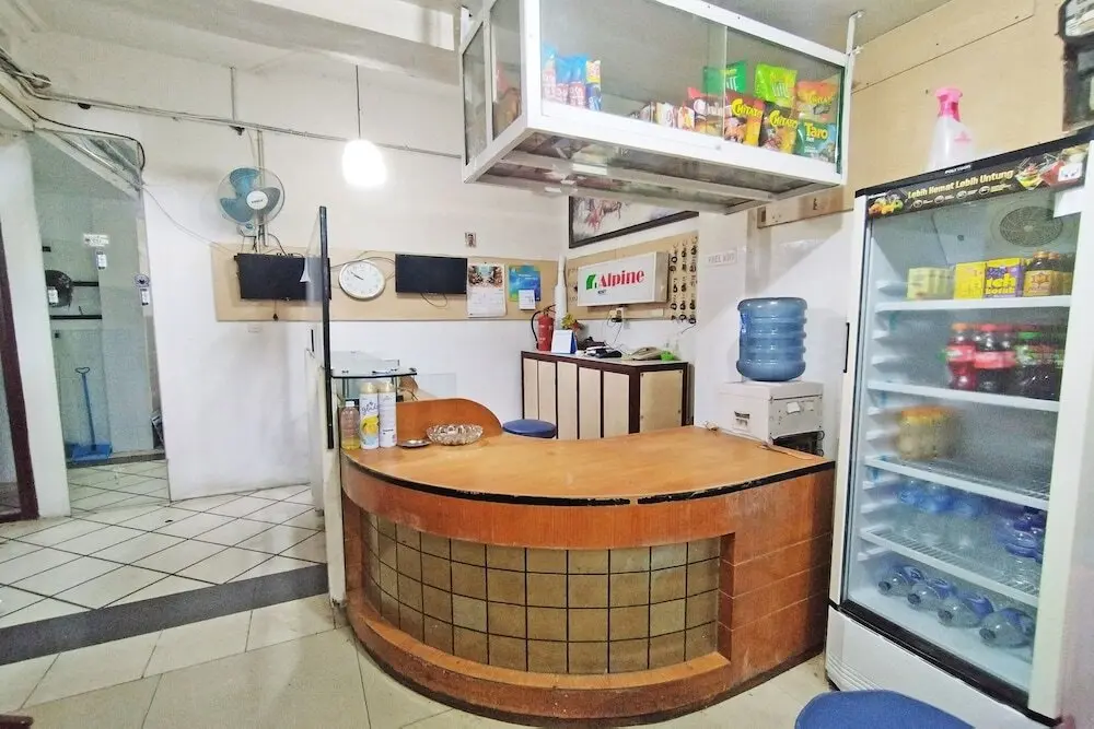Джамби: OYO 92157 Benteng Kost