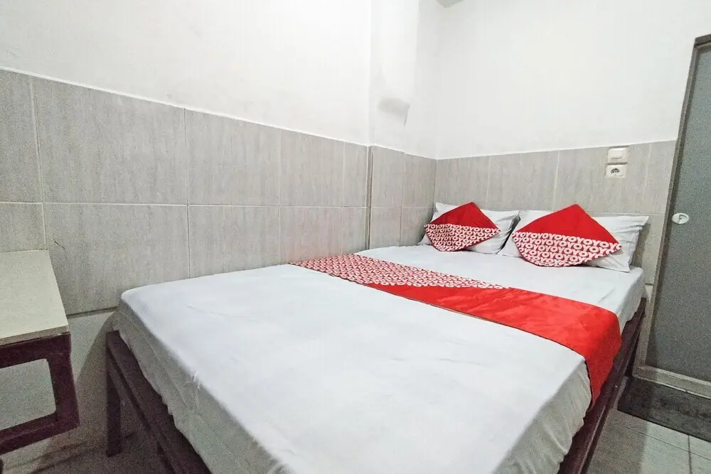 Джамби: OYO 92157 Benteng Kost