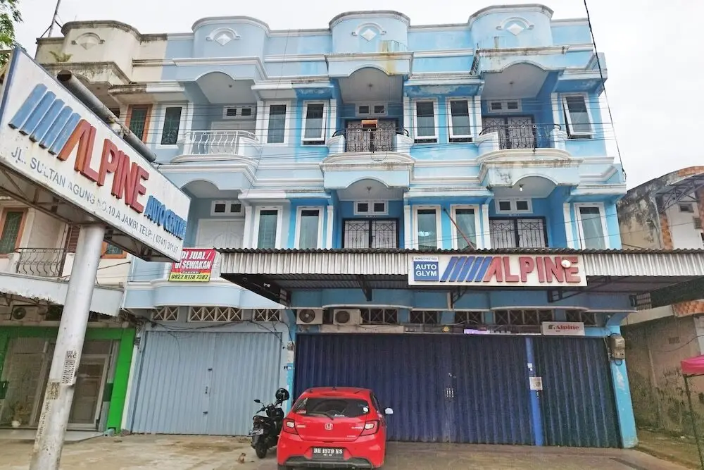 Джамби: OYO 92157 Benteng Kost