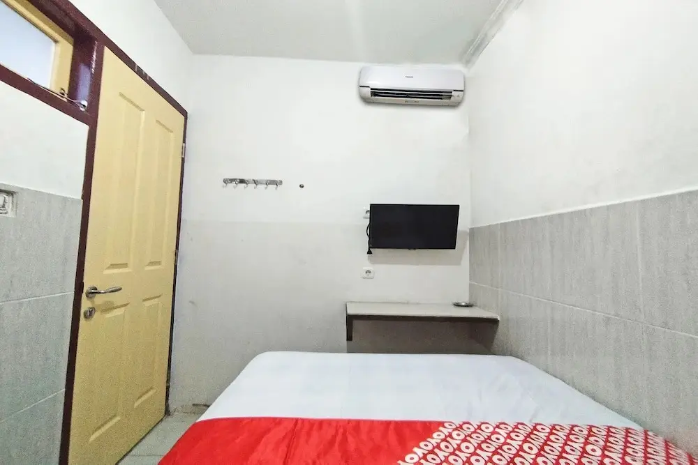 Джамби: OYO 92157 Benteng Kost
