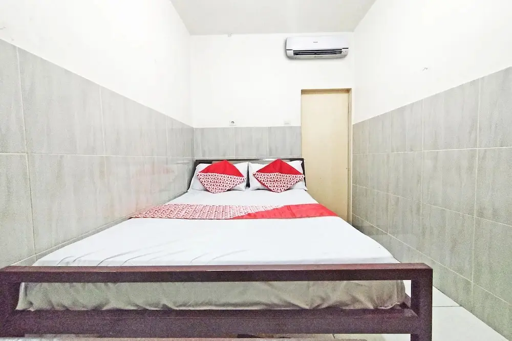 Джамби: OYO 92157 Benteng Kost