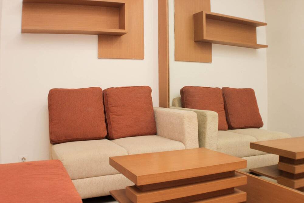 Чикаранг: Cozy Living Studio Room At Metropark Condominium Jababeka Apartment