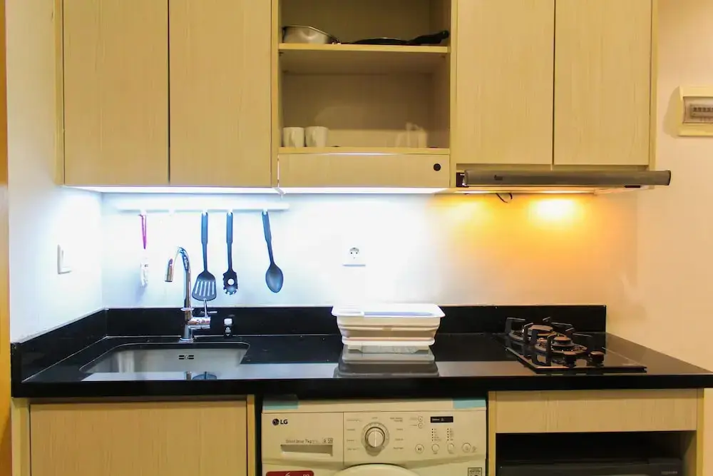 Джакарта: Minimalist 1Br With City View At The Mansion Kemayoran Apartment