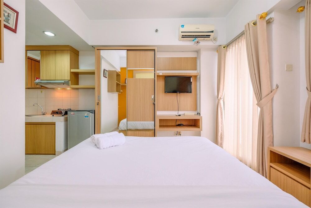 Депок: Studio Apartment With Cozy Design At Margonda Residence 3