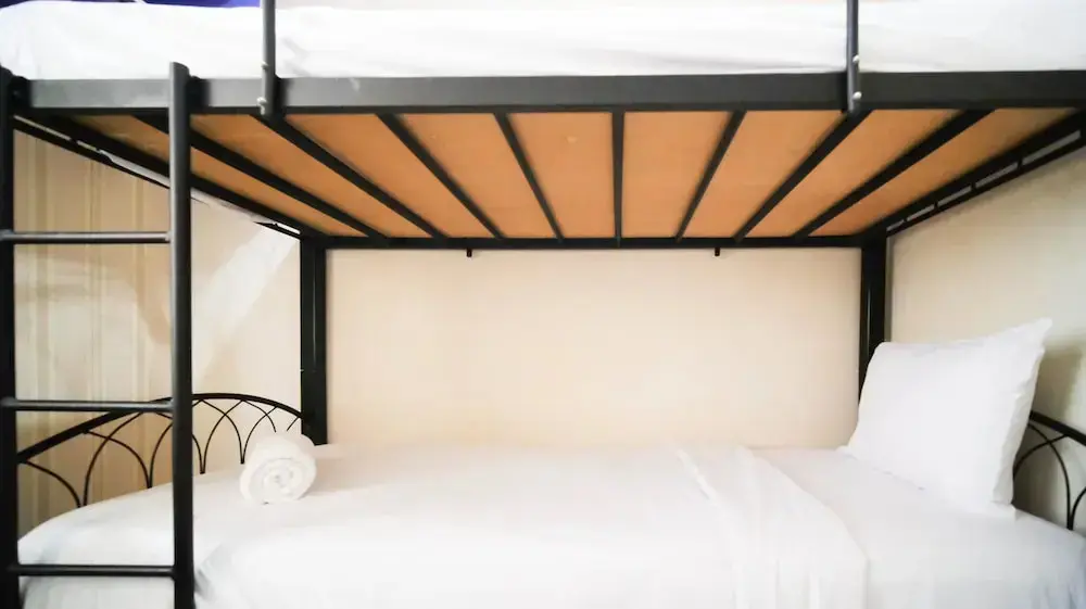 Сурабая: Best Location And Homey 2Br At Twin Tower Apartment