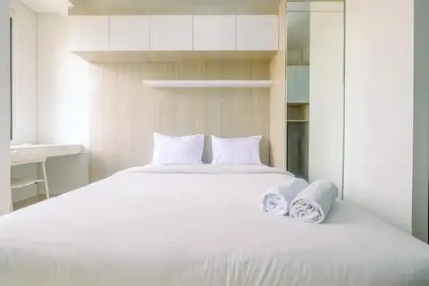 Fully Furnished With Cozy Design Studio Transpark Cibubur Apartment — фото 1