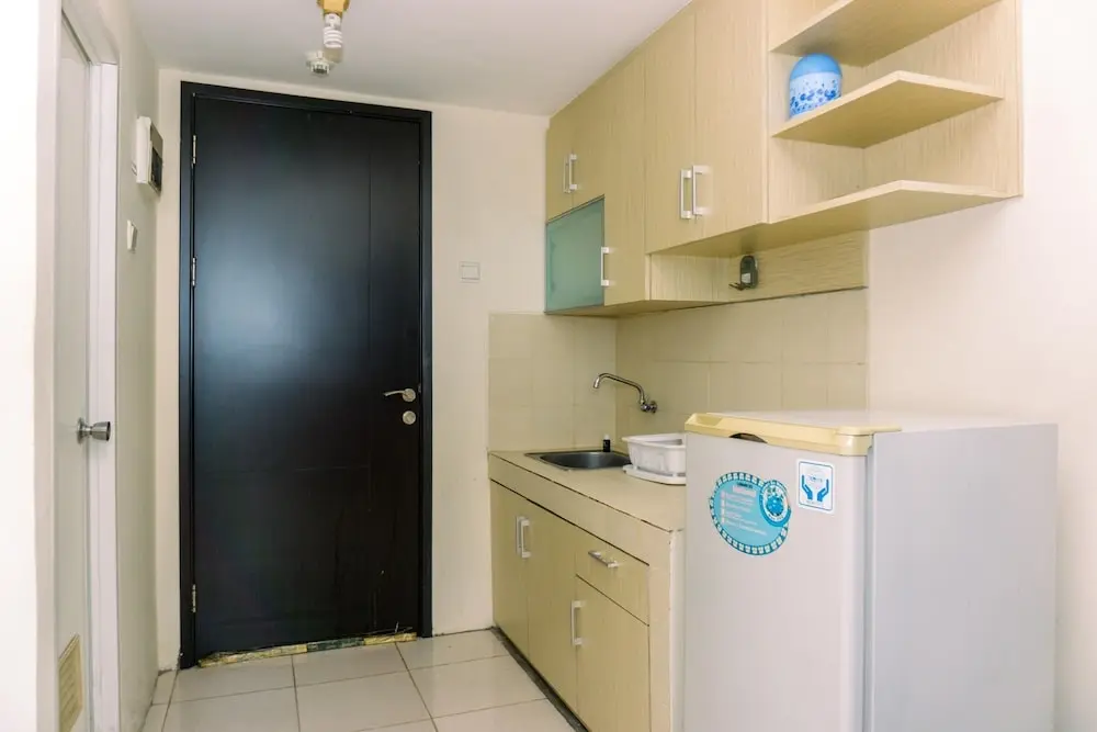 Джакарта: Combined Unit 1Br With Extra Room At Belmont Residence Puri