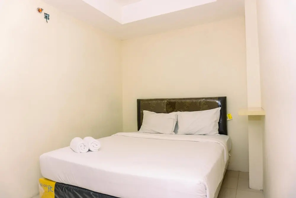 Джакарта: Combined Unit 1Br With Extra Room At Belmont Residence Puri