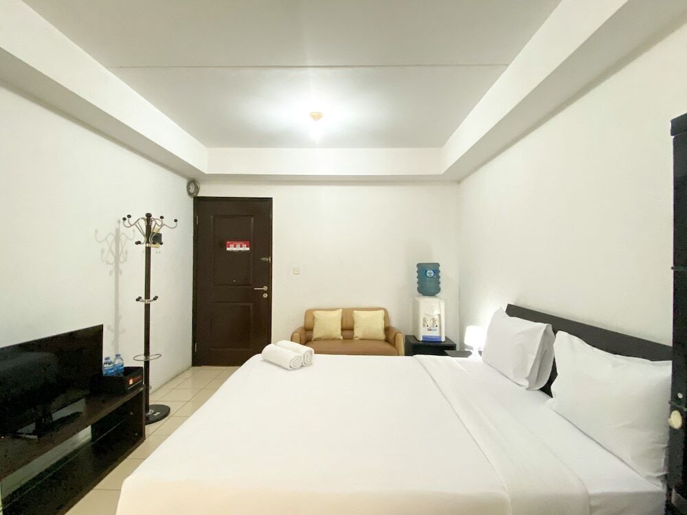 Чикаранг: Cozy Studio Apartment (No Kitchen) At Metropark Condominium Jababeka