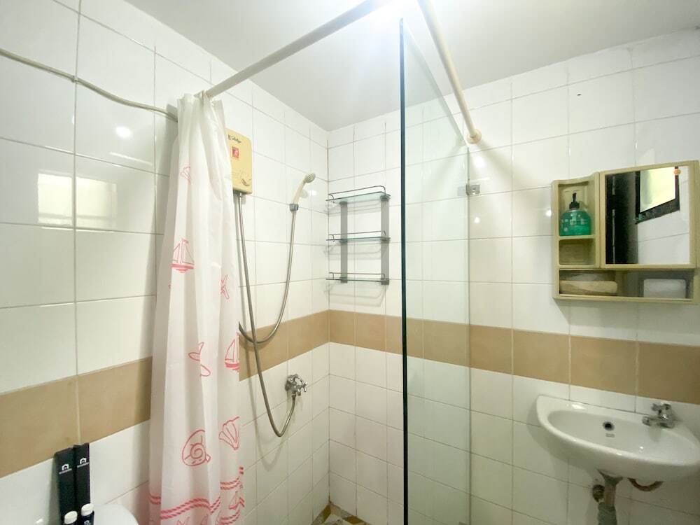Чикаранг: Cozy Studio Apartment (No Kitchen) At Metropark Condominium Jababeka