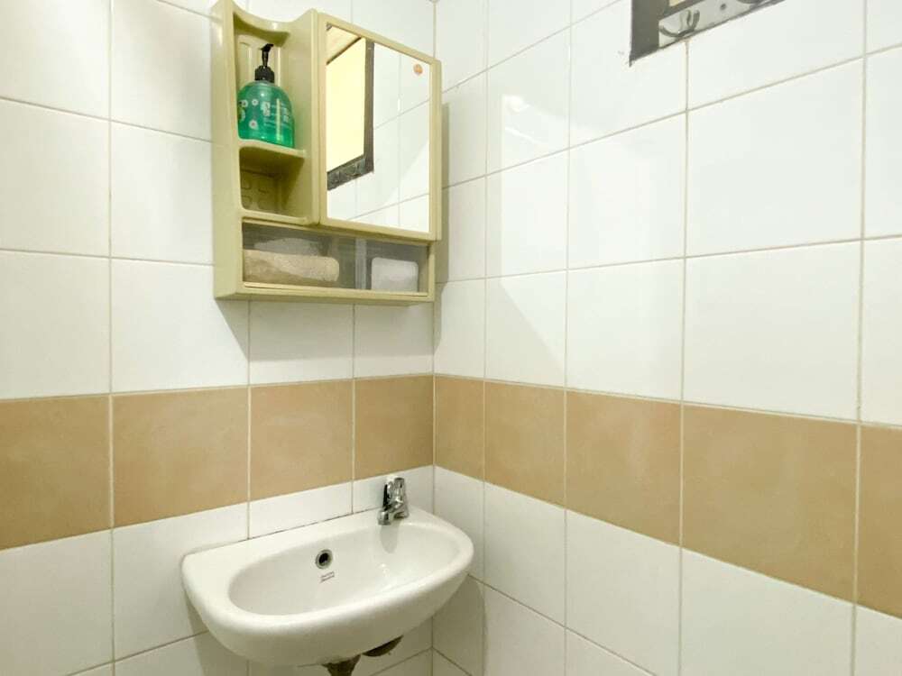 Чикаранг: Cozy Studio Apartment (No Kitchen) At Metropark Condominium Jababeka