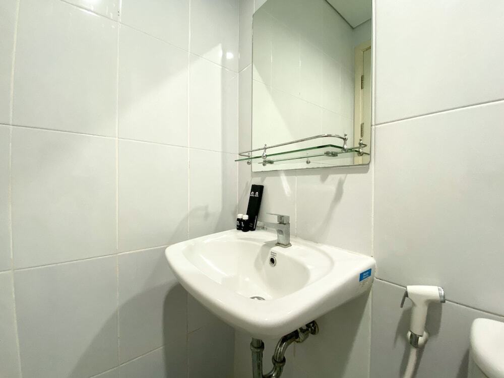 Бекаси: Luxury And Minimalist Studio At Patraland Urbano Apartment