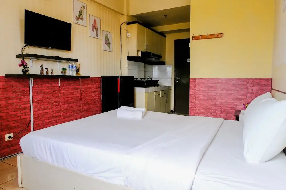 Бандунг: Good Deal Studio Room Apartment At Suites @Metro