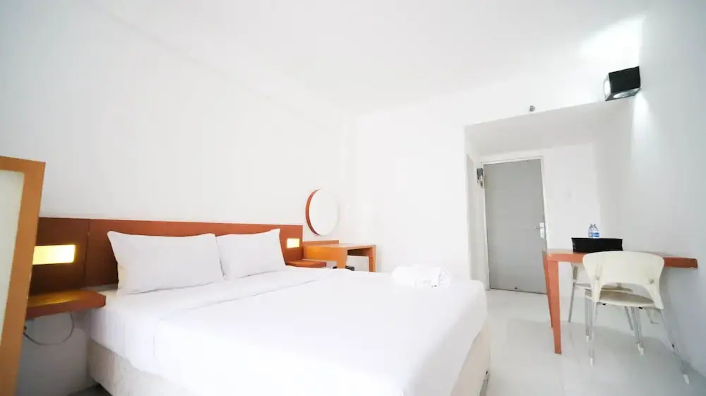 Сурабая: Homey Studio Apartment At Dian Regency