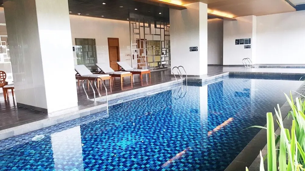 Джакарта: Cozy Living And Spacious Studio At 28Th Floor Kemang Village Apartment