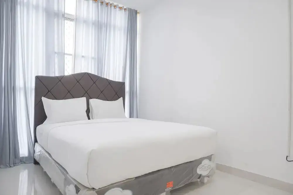 Джакарта: Exclusive Studio At Gold Coast Apartment