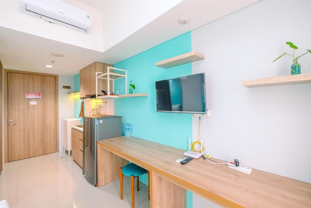 Богор: Homey And Simply Look Studio Room At Bogor Icon Apartment