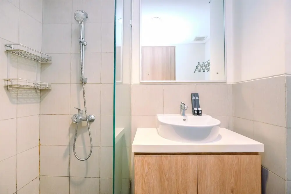 Богор: Homey And Simply Look Studio Room At Bogor Icon Apartment