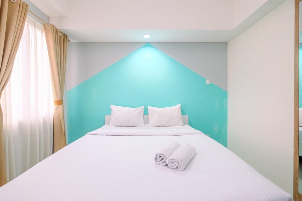 Богор: Homey And Simply Look Studio Room At Bogor Icon Apartment