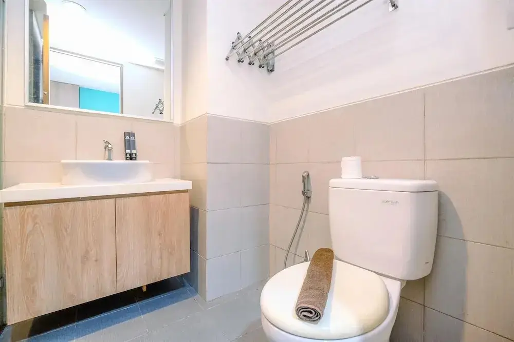 Богор: Homey And Simply Look Studio Room At Bogor Icon Apartment