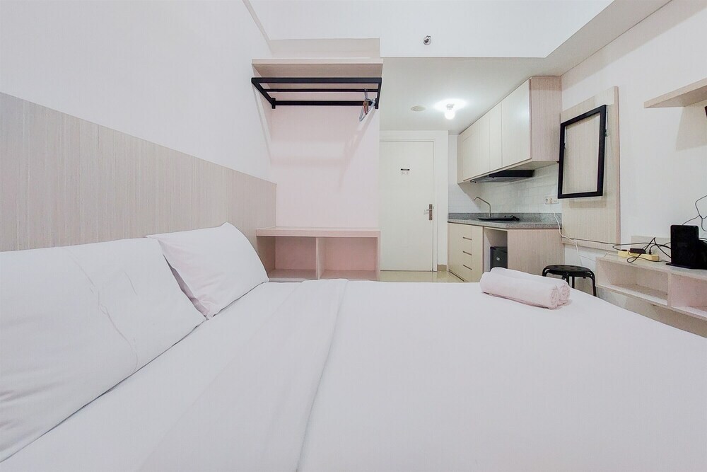 Тангеранг: Comfy Studio At Poris 88 Apartment