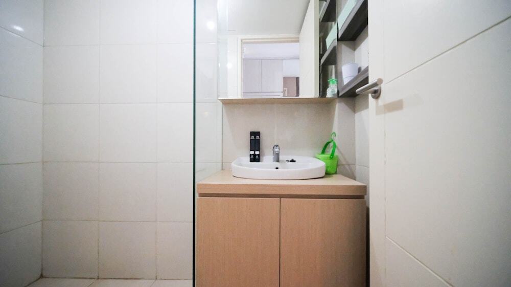 Сурабая: Cozy Studio With Connected To Mall At Orchard Supermall Mansion Apartment
