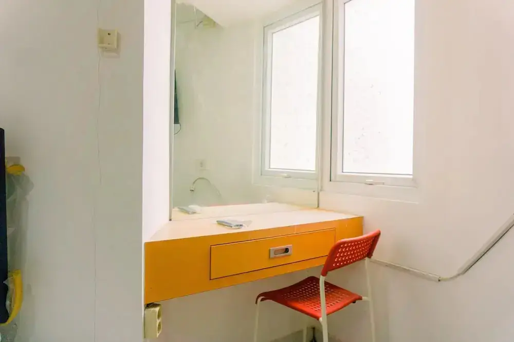 Тангеранг: Homey And Tidy Studio Room Aeropolis Apartment