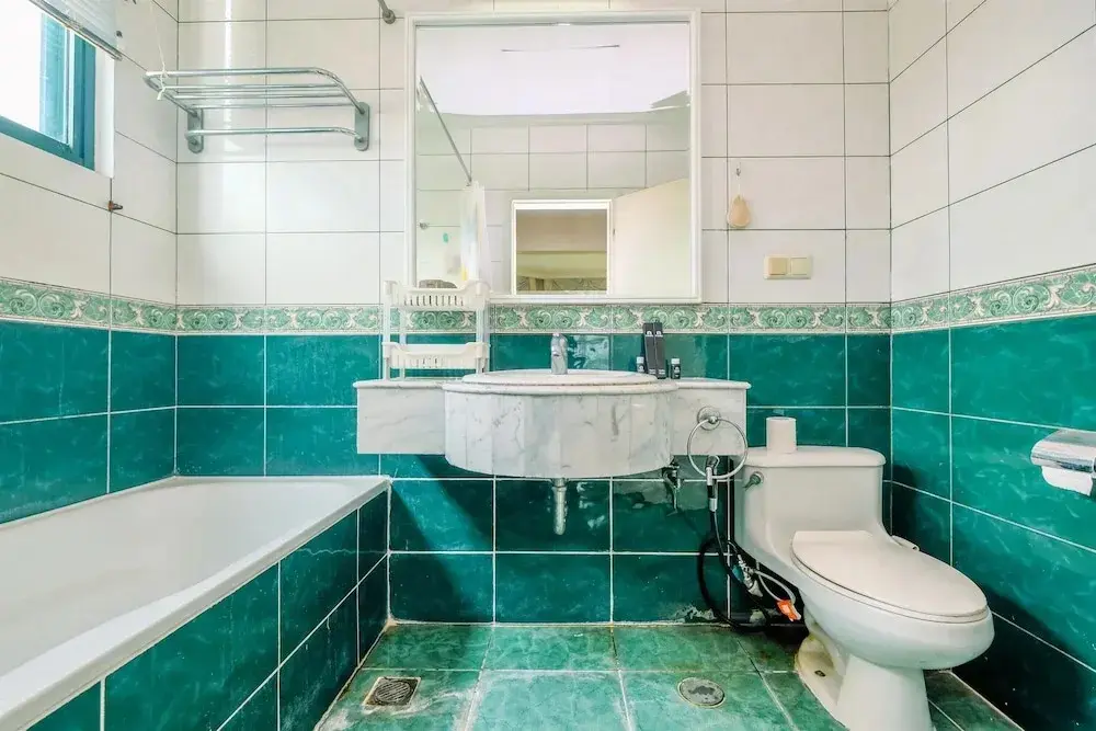 Джакарта: Spacious And Comfort 2Br With Maid Room At Permata Gandaria Apartment