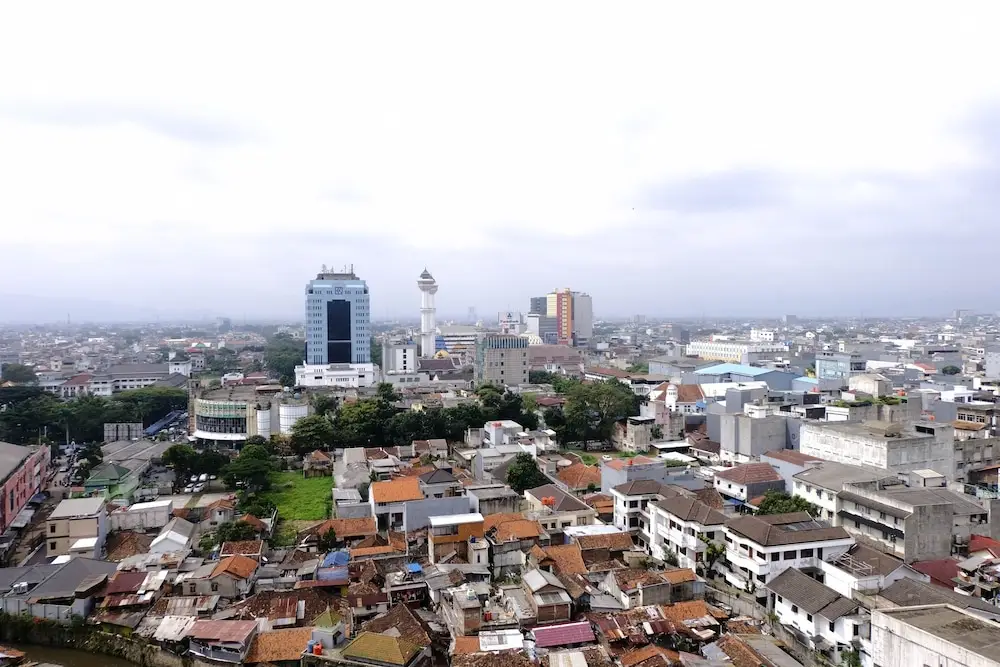 Бандунг: Homey And Cozy 3Br At Braga City Walk Apartment