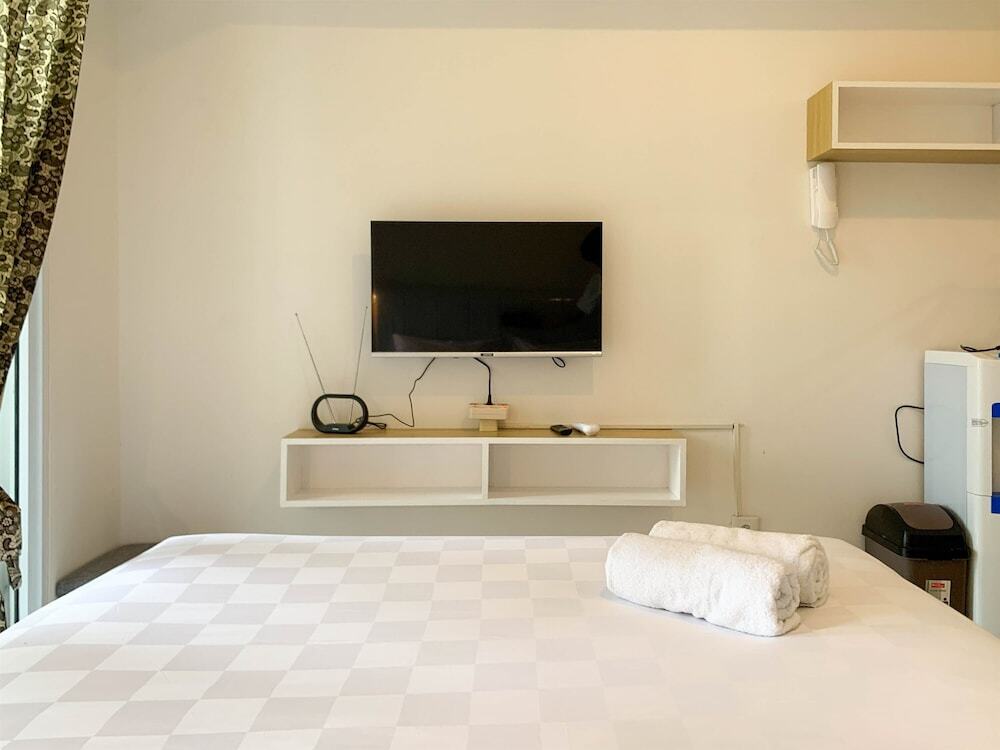 Южный Тангеранг: Restful And Cozy Studio Tokyo Riverside Pik 2 Apartment