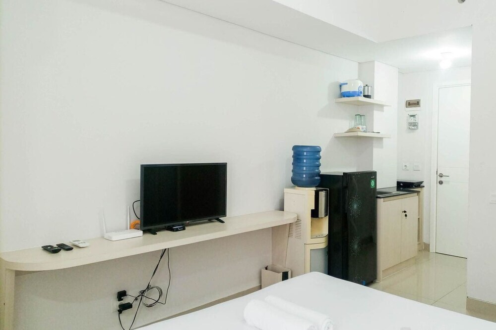Джокьякарта: Modern Studio At Barsa City Apartment