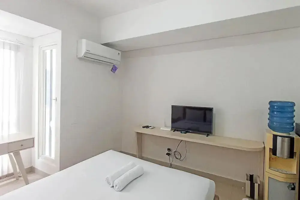 Джокьякарта: Modern Studio At Barsa City Apartment